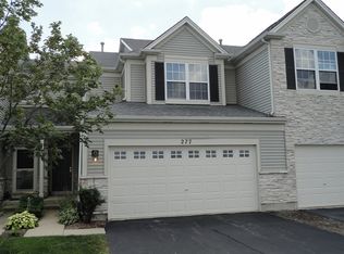 277 Robin Glen Ln, South Elgin, IL 60177