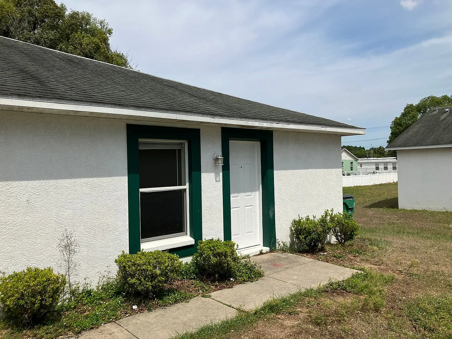 Spacious 3br/1ba Zephyrhills Duplex W/ Large Living Area! — Photo 3