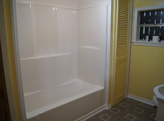 4th image of 165 E 152nd St