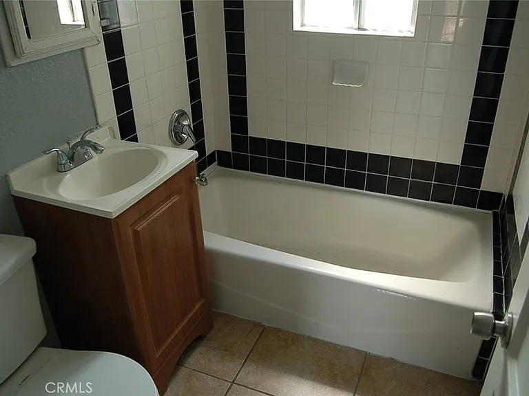 422 W Palm St #424-1/2D — Photo 9