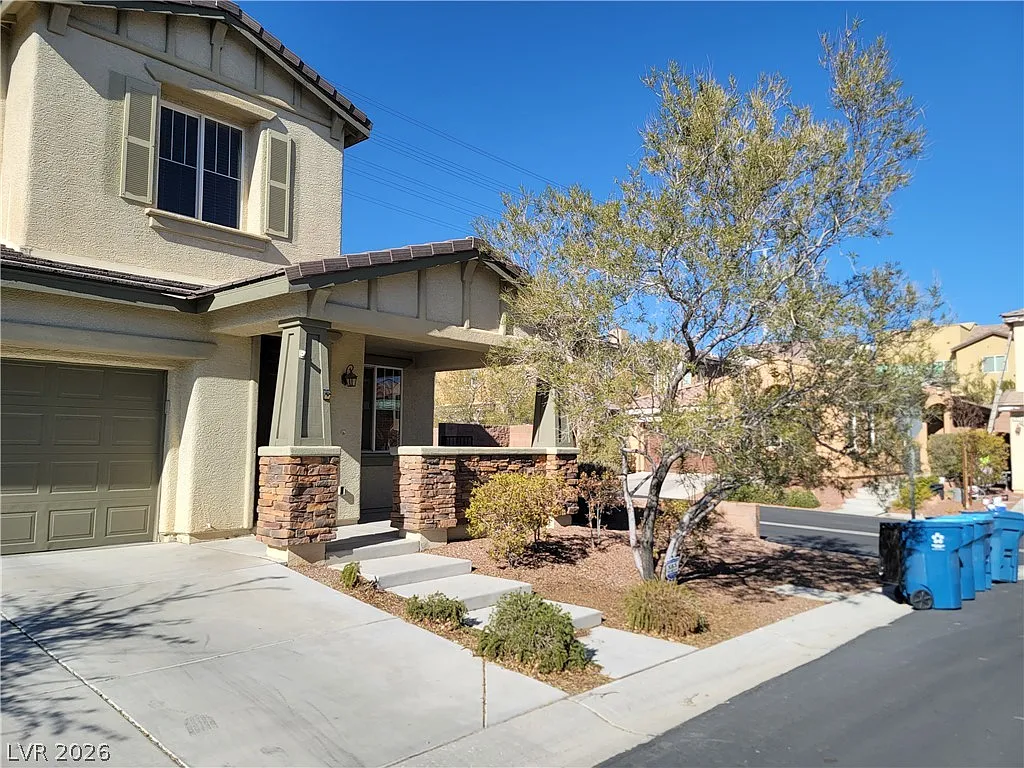 3 bed, 2.5 bath, 2658 sqft, $2,459 — Photo 3
