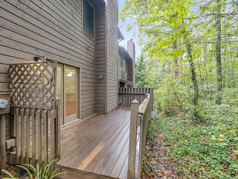 103 Parkway Vista Dr — Photo 24