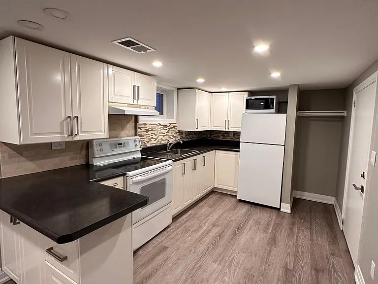94 Hay Ave #BSMNT — Photo 3