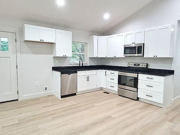 4th image of 181 Old Harrison Cir SW