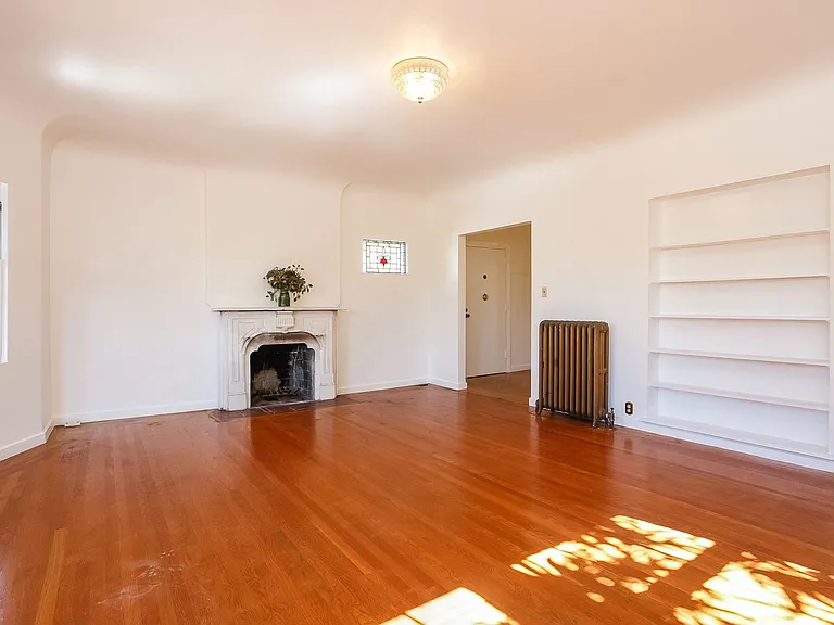 6458 Colby St — Photo 7