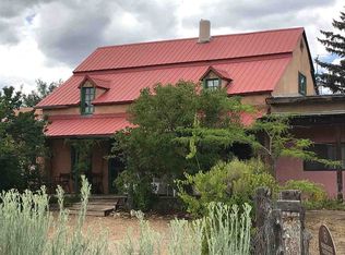 17 Arroyo Rd, Ranchos De Taos, NM 87557