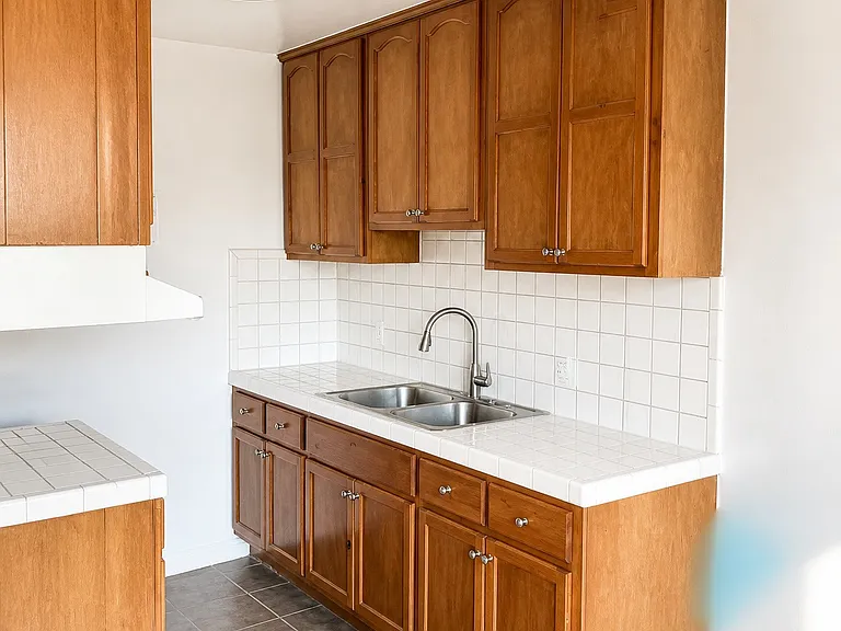 1427 N Gardner St #19 — Photo 10