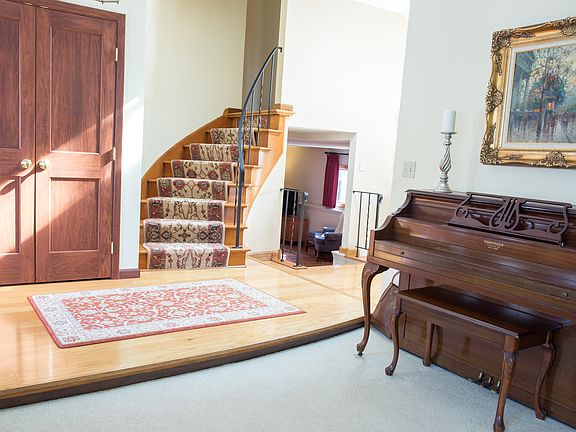 4th image of 27419 Linwood Cir