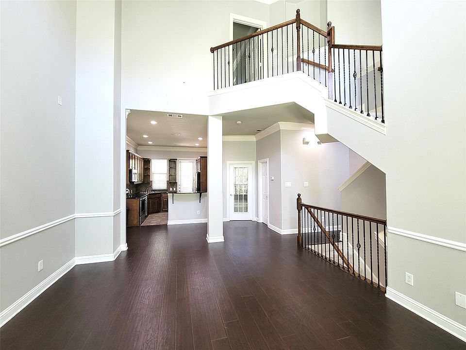1st image of 5824 La Vista Dr