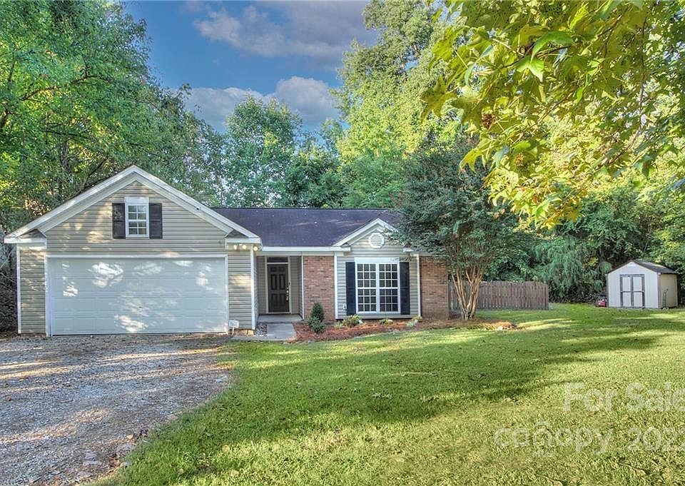 1st image of 706 White Oak Ln