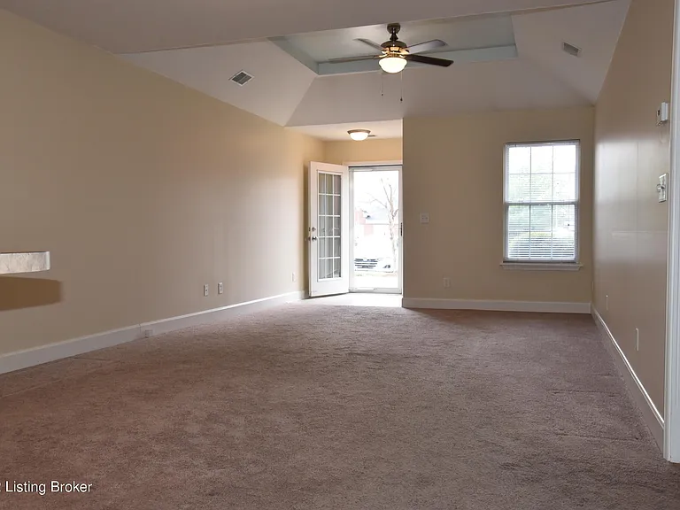7217 Michael Benjamin Cir — Photo 3
