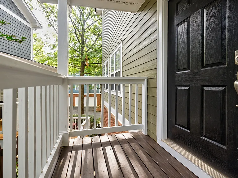 237 Carlyle Park Dr NE — Photo 6