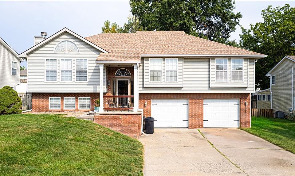 1st image of 3109 N 34th Ter