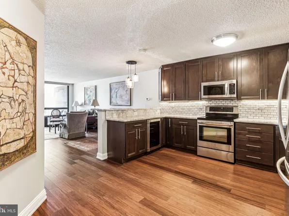 233 S 6th St APT 211D, Philadelphia, PA 19106