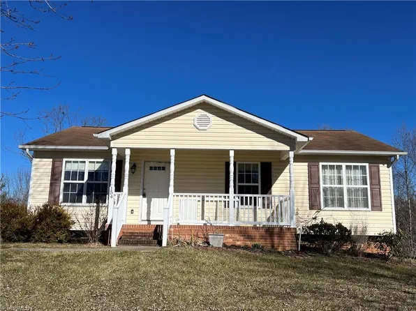 154 Westbridge Pl, Mount Airy, NC 27030