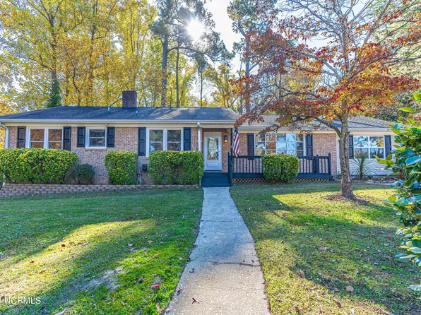 6401 Fenwick Place, Fayetteville, NC 28303