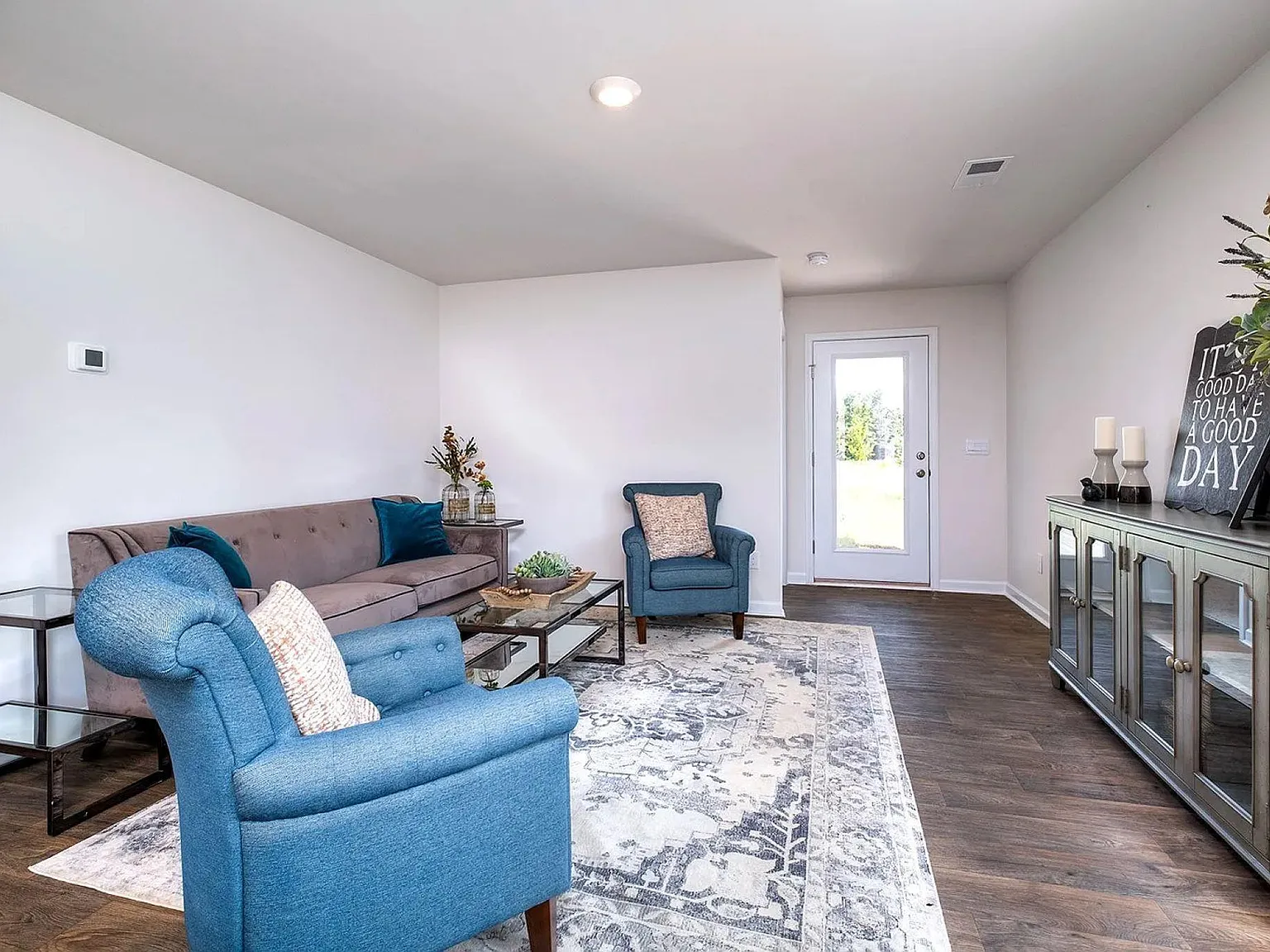 3 bed, 1257 sqft, $1,850 — Photo 4