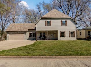 1436 S Pickwick Avenue, Springfield, MO 65804
