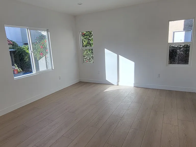 1237 S Sherbourne Dr #1237 — Photo 13