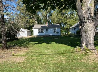 1902 Will James Rd, Rockford, IL 61109