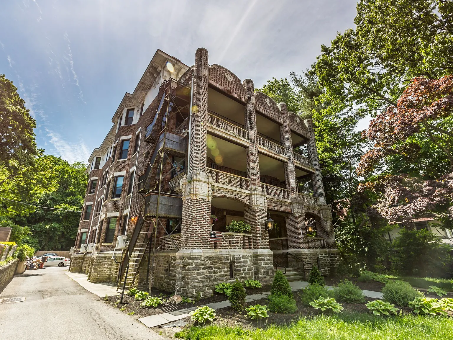 332 West Hortter Street — Photo 2