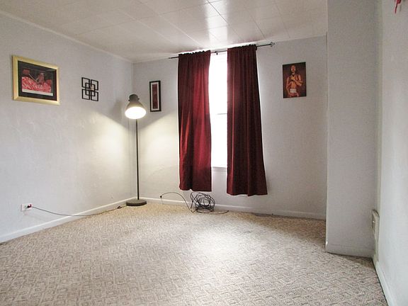 2nd Fl Living Room 