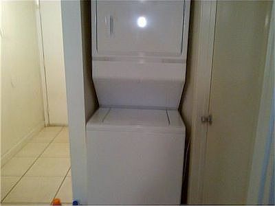 4th image of 870 NE 207th Ter #1059