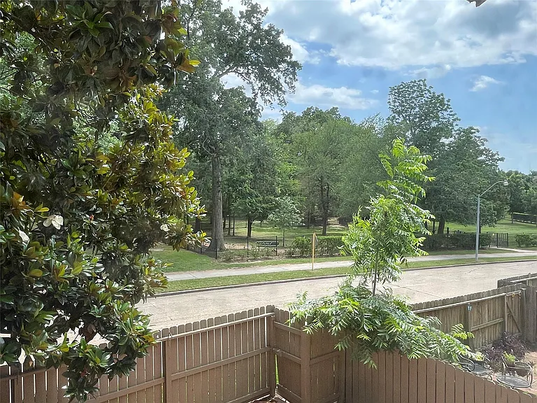 12315 Glenview Dr — Photo 19