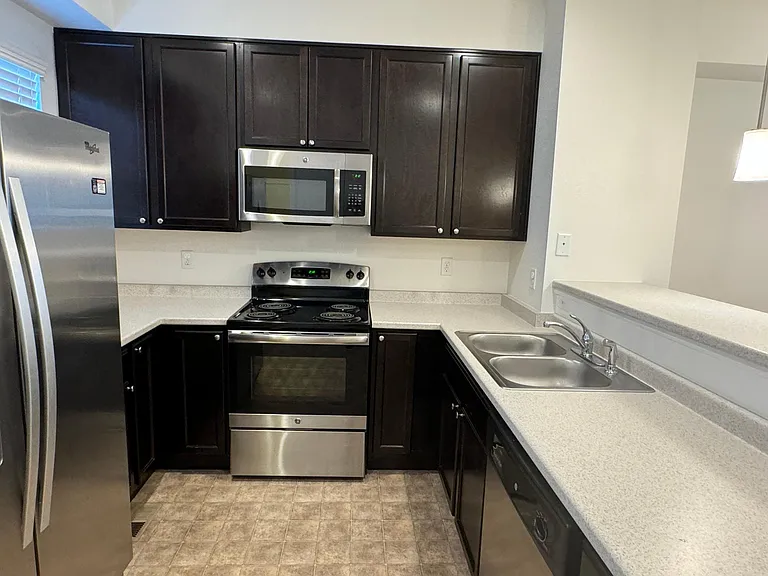 1320 Kestrel Ln #C — Photo 6