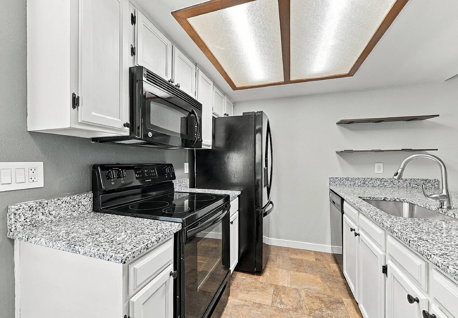 1 bed, 1.0 bath, 750 sqft, $1,700 — Photo 1