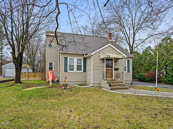 2nd image of 1002 Fort Hunter Road