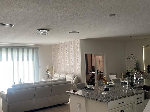 5th image of 5014 Royal Point Ave