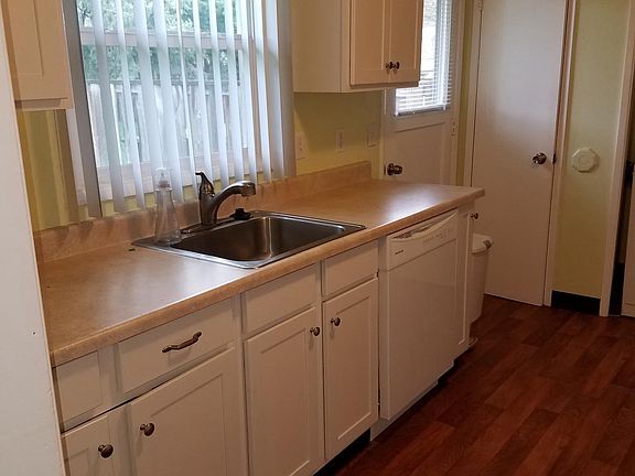5th image of 13467 NW Westlawn Ter