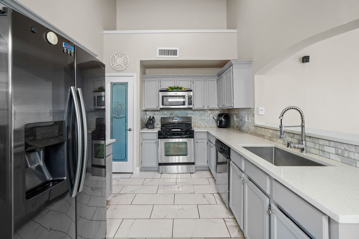 next background image