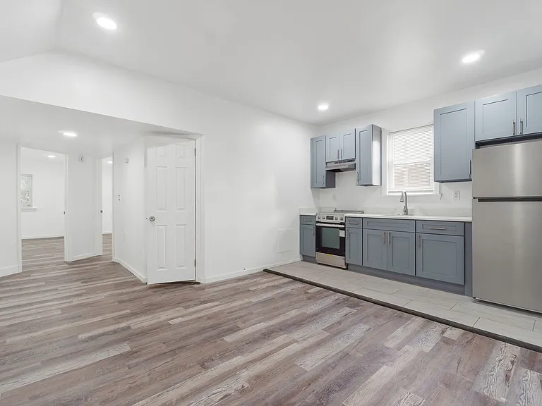 159 Shepard Ave #3 — Photo 2