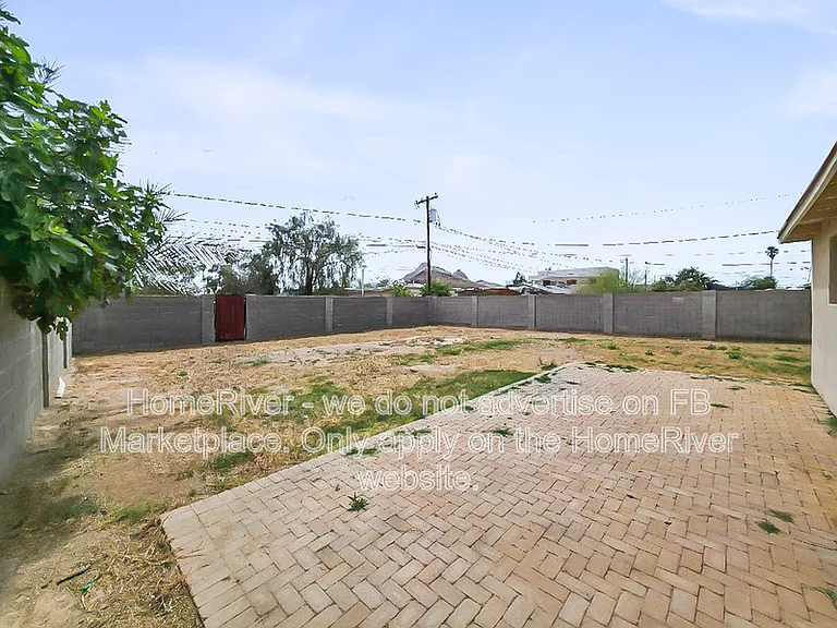 2221 E Beverly Ln — Photo 21