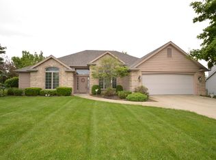 10034 White Cedar Rd, Fort Wayne, IN 46804