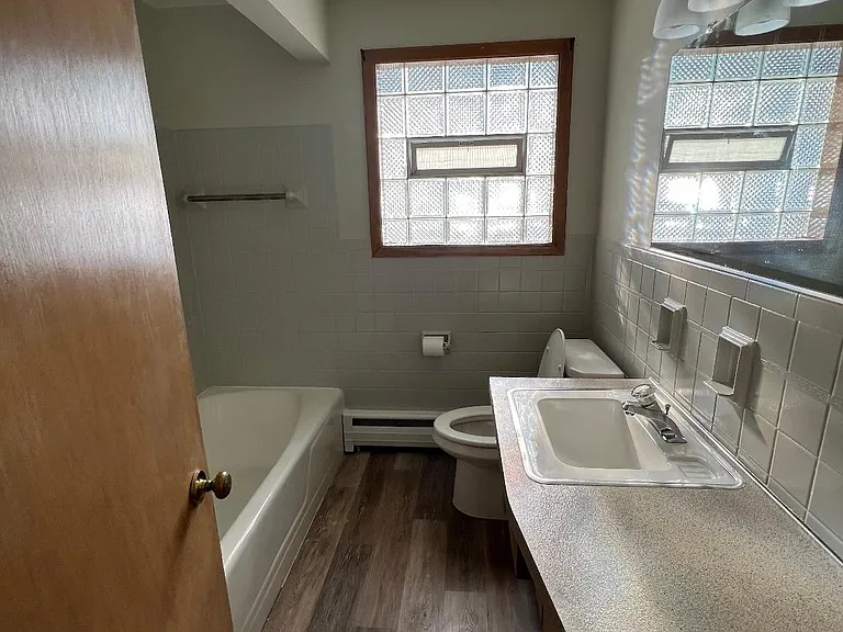 1015 Wehrle Dr #3 — Photo 4