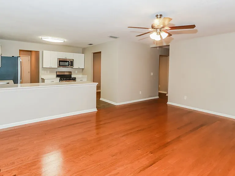 7815 Capwood Ave — Photo 4