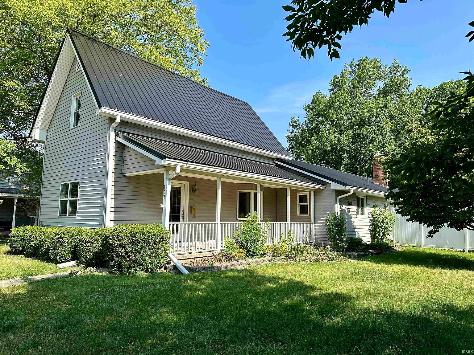 407 W Walnut St photo 1