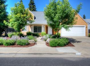 1047 N Cindy Ave, Clovis, CA