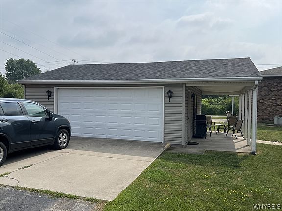 4th image of 6335 Robinson Rd