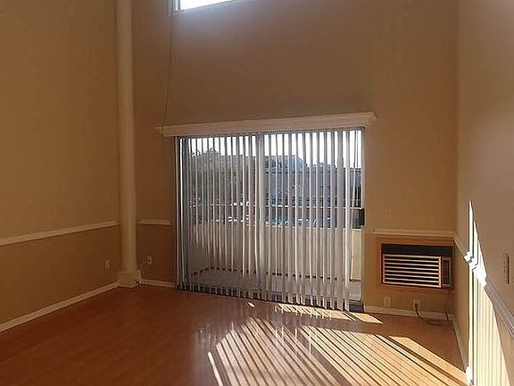 2nd image of 6010 Romaine St APT 205