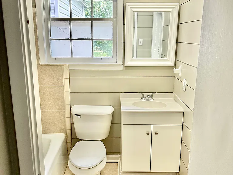 1905 Fern Dr — Photo 10