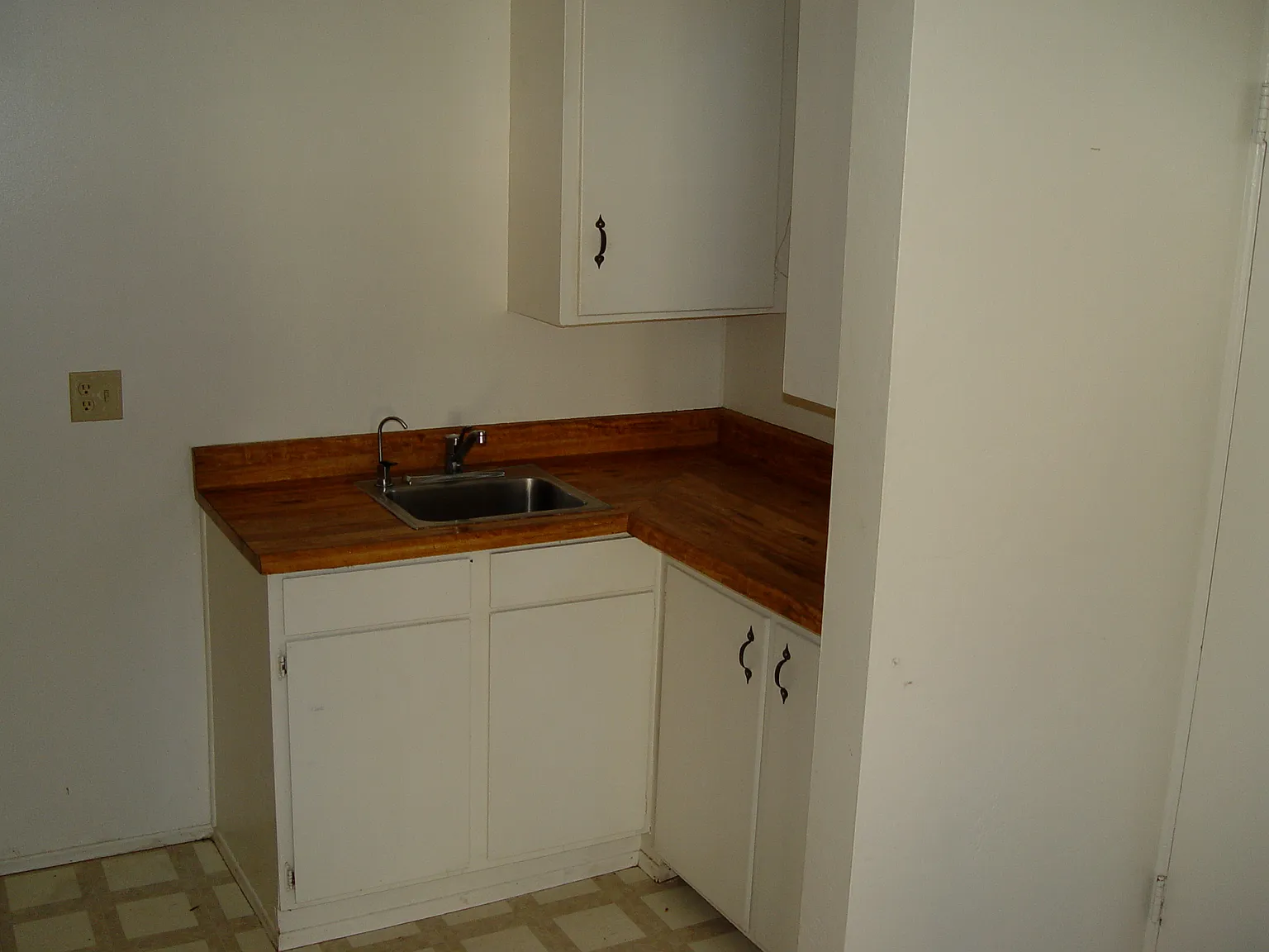 Studio, 450 sqft, $1,775 — Photo 3