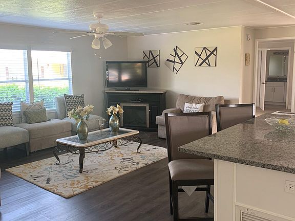 4th image of 3917 Breakwater Dr