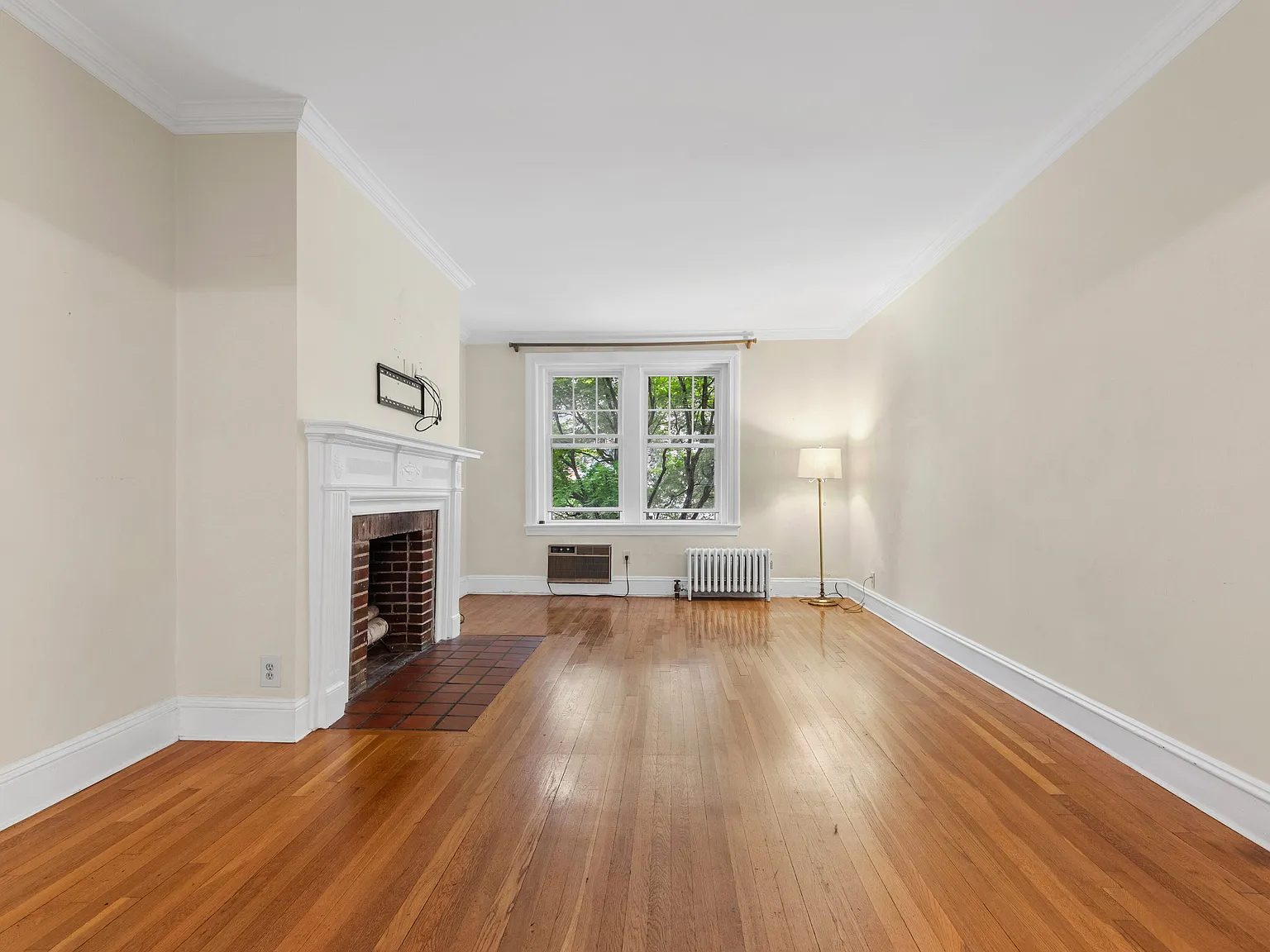 2 bed, 1300 sqft, $4,200 — Photo 4