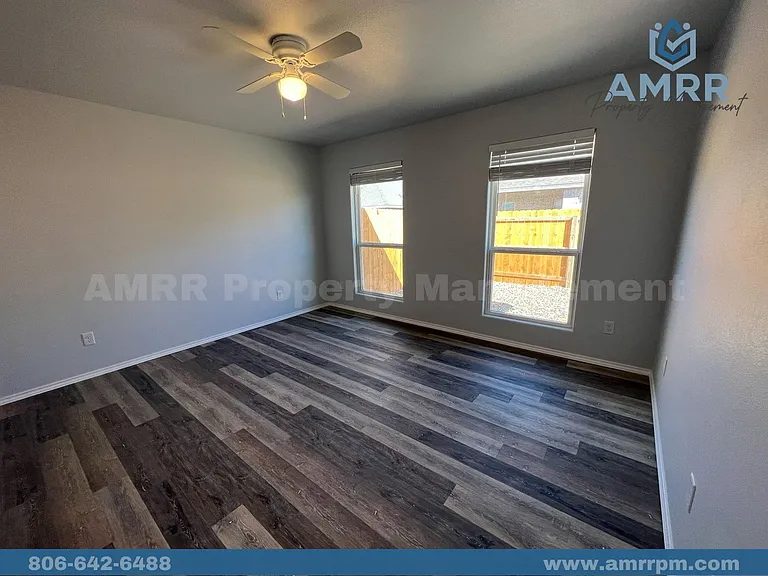 5609 Jarvis St — Photo 11