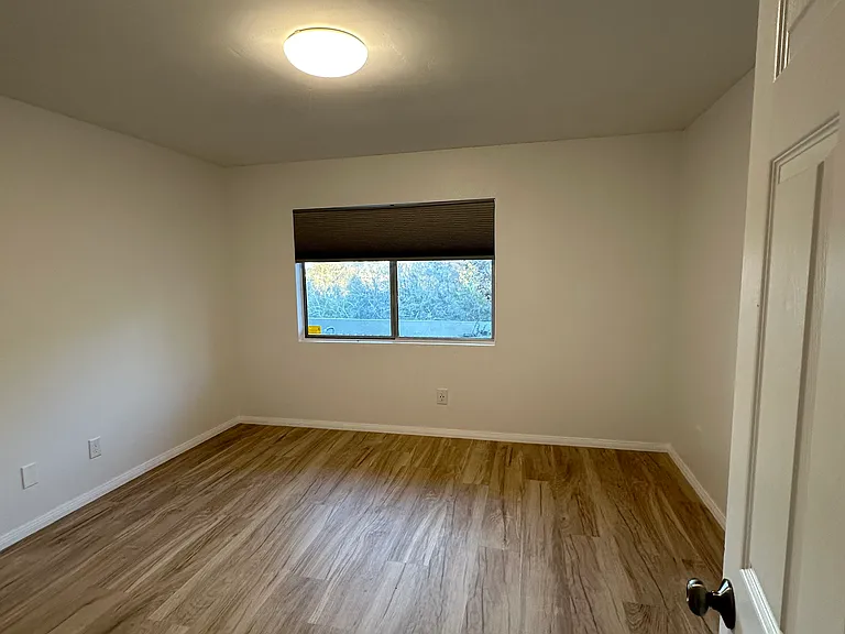 4262 Mesa Vista Way #8 — Photo 16