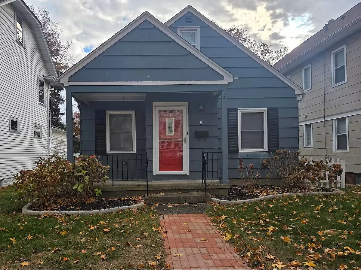 3 bed, 1180 sqft, $1,800 — Photo 1